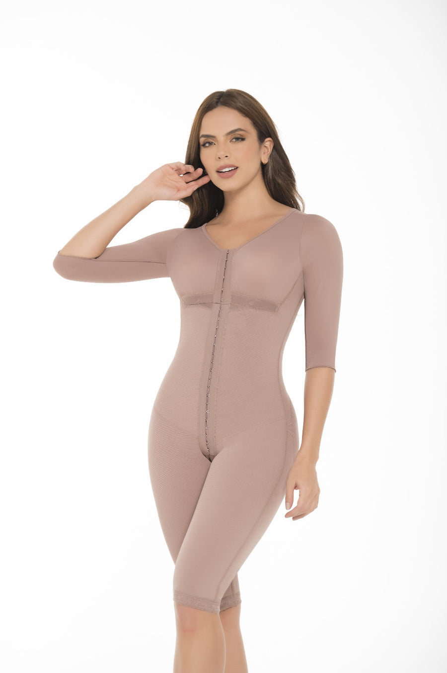 09418 - KNEE LENGTH WITH 3 LEVELS OF HOOKS AND BRA WITH LONG SLEEVE