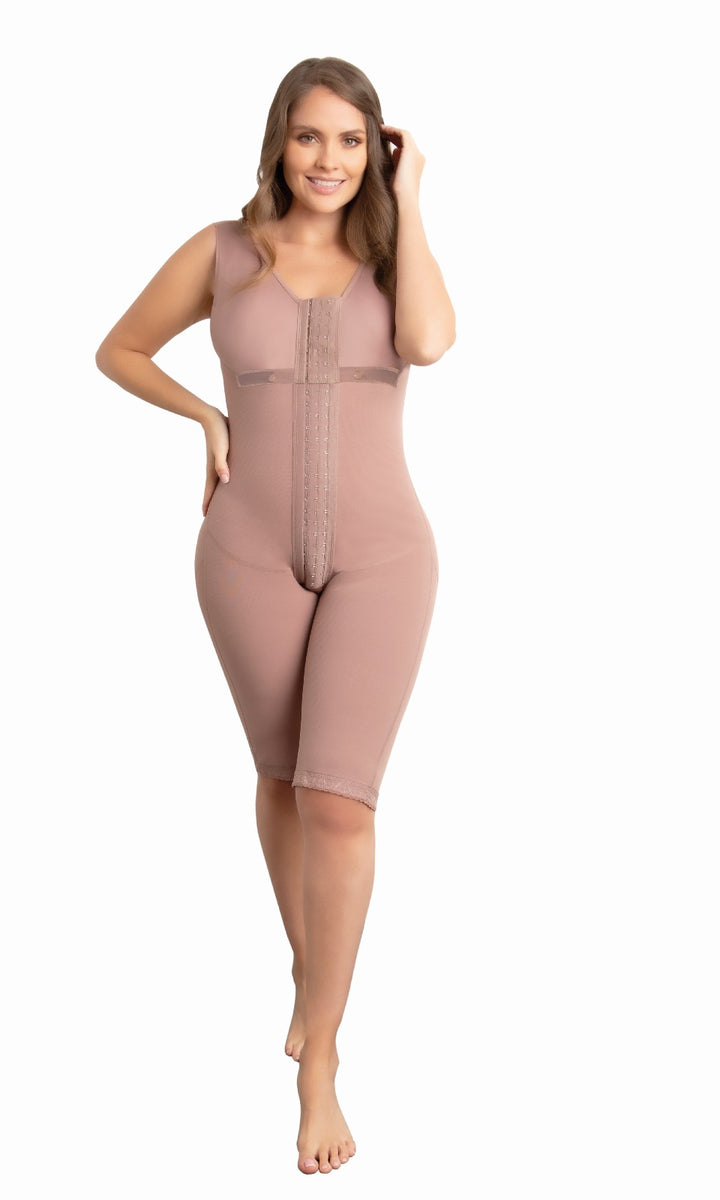 09366 - FULL BODY GARMENT WITH BACK COVERAGE, HOOKS AND BRA